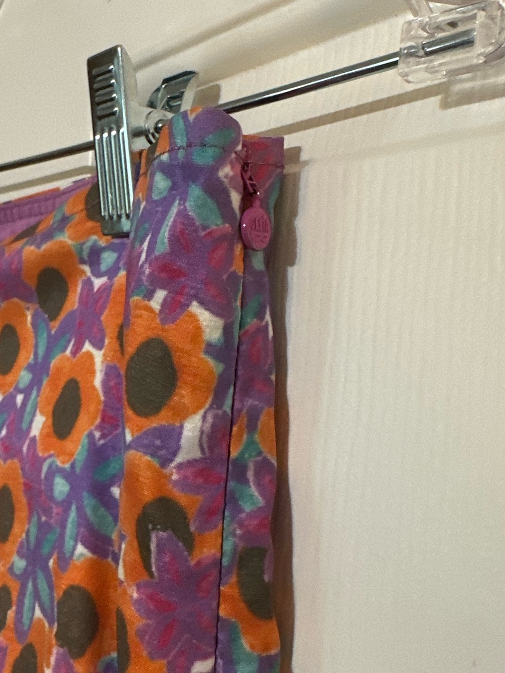 CeliaB Triha Floral High Rise Bell Crop Pants Ruffle Hem Size Medium - Picture 15 of 16